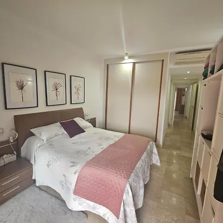 Bougainvillea Bay إِستيبونا